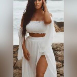 White Off-Shoulder Two-Piece skirt and crop top Set size L